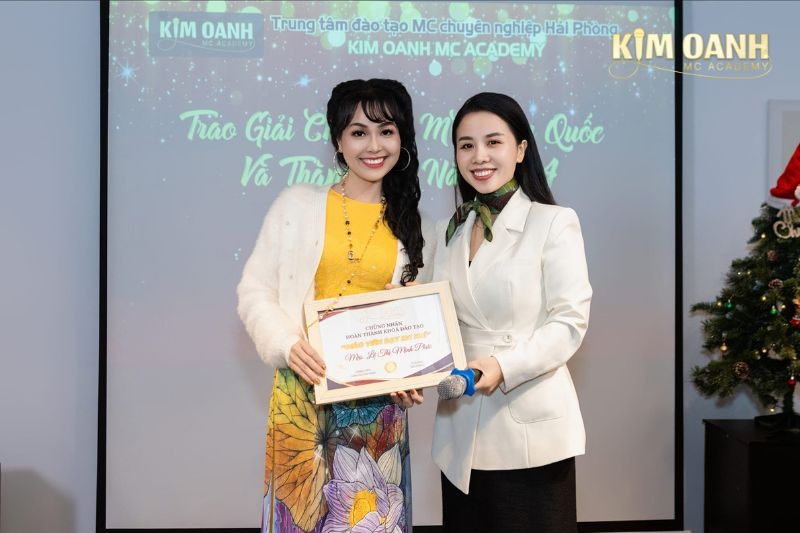Khóa học MC chuyên nghiệp tại Kim Oanh Academy