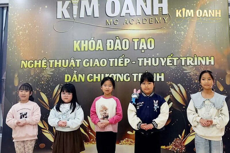 Tại sao nên cho bé tham gia lớp học làm MC nhí?
