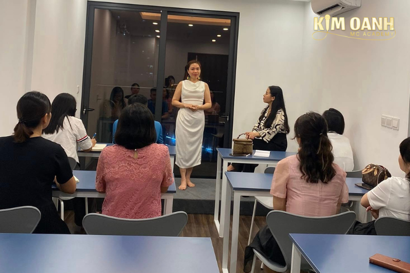 Tại sao nên tham gia lớp học MC chuyên nghiệp?