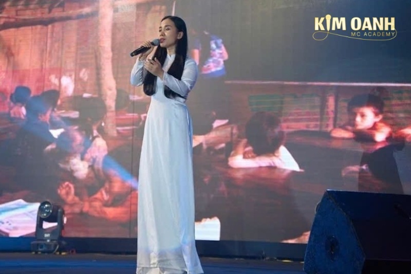 Muốn làm MC thì học ngành gì? - Nghệ thuật biểu diễn