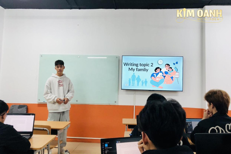 Vì sao kỹ năng thuyết trình quan trọng đối với sinh viên và người đi làm?