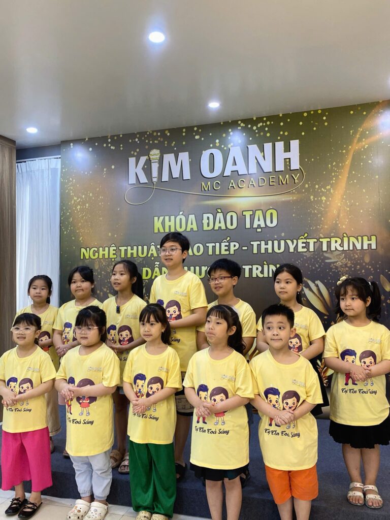 lớp thanh nhạc cho bé
